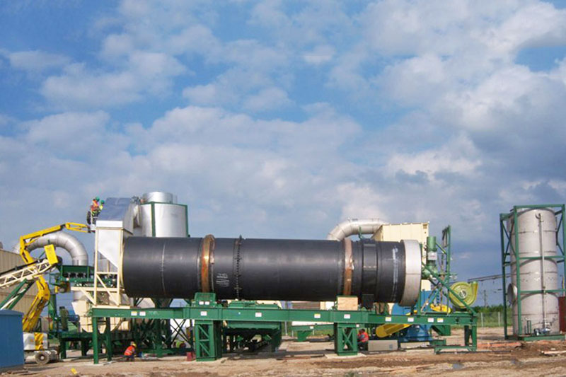 采用回轉(zhuǎn)干餾爐處理污泥制備生物炭